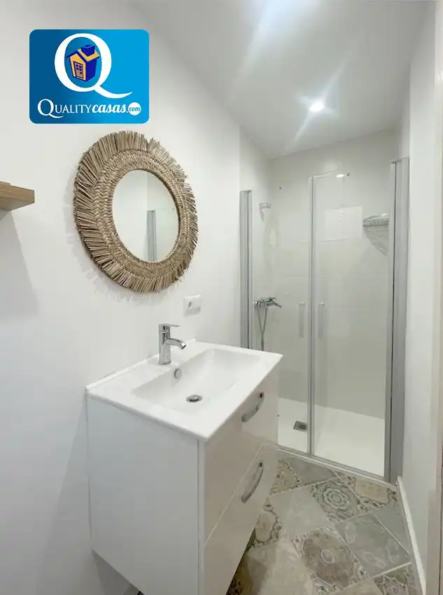 Bany de Apartament en venda en Elche / Elx amb Aire condicionat i Terrassa