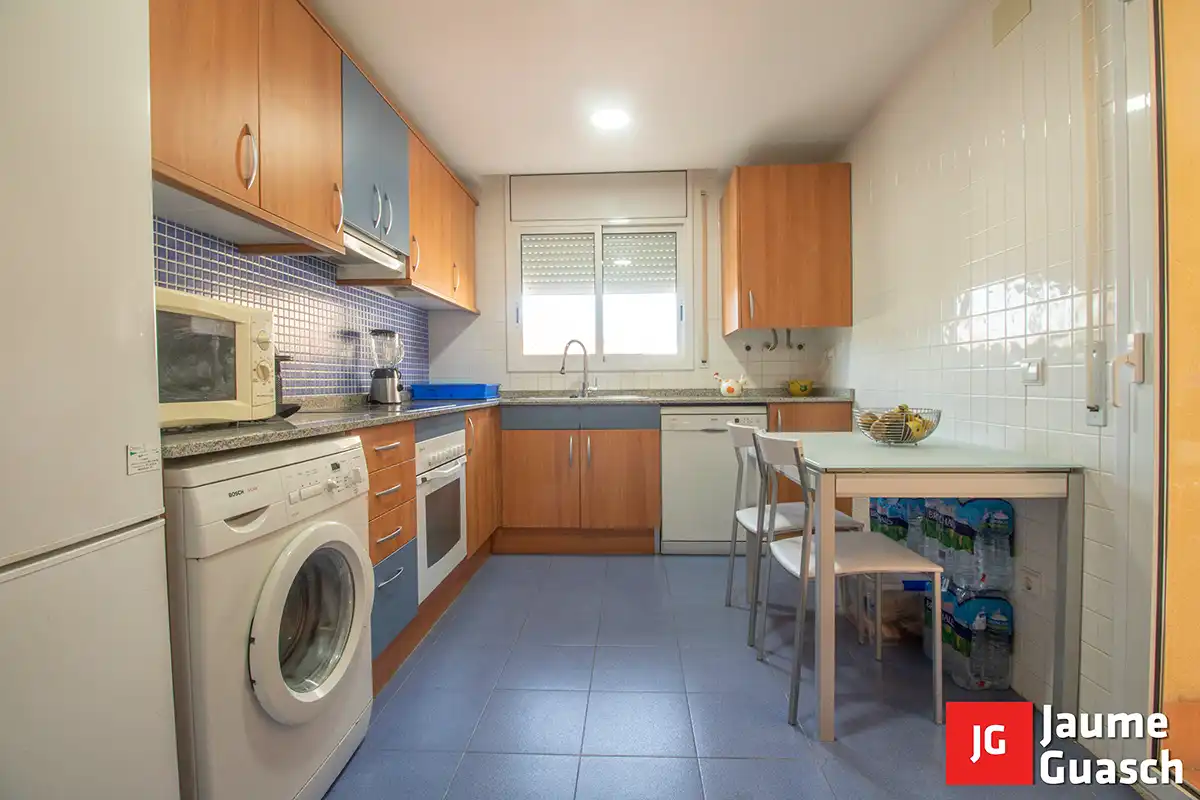 Cocina de Casa adosada en venta en Creixell con Aire acondicionado, Calefacción y Jardín privado