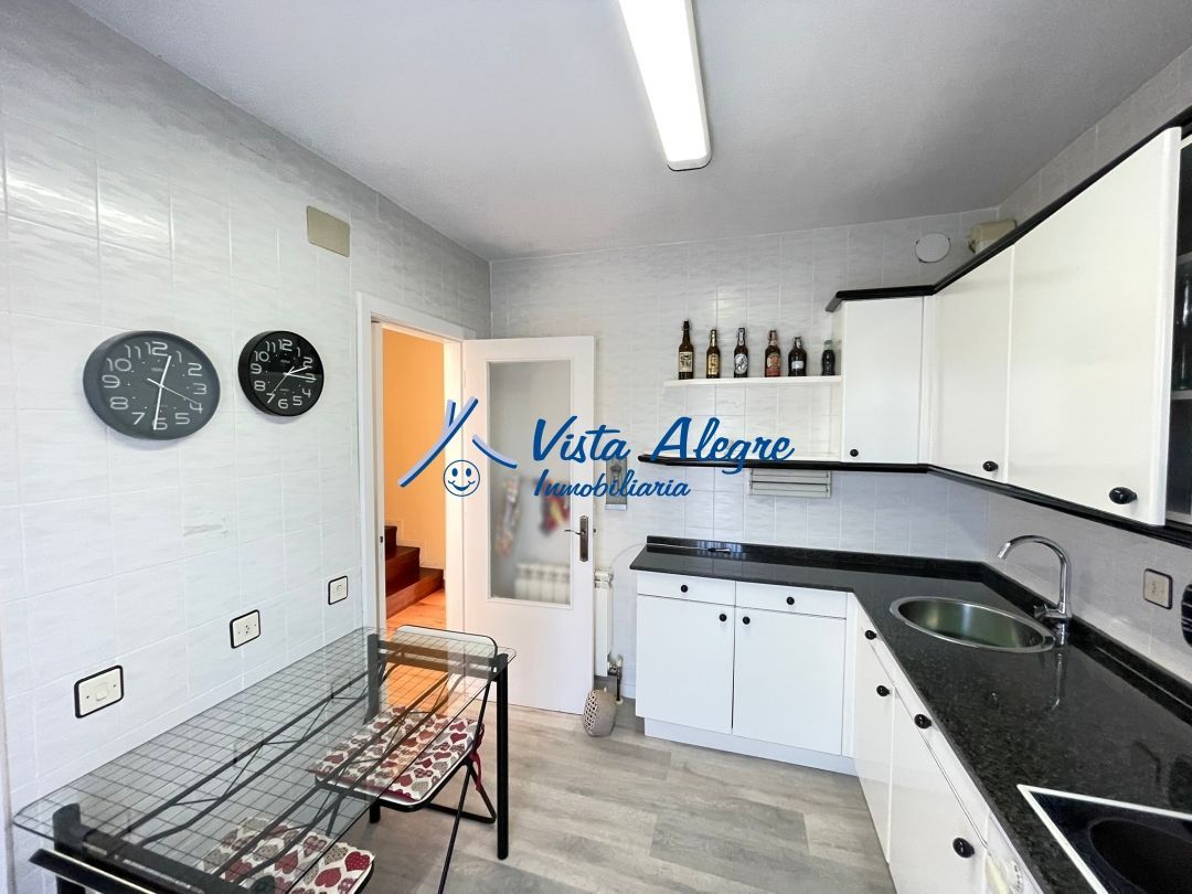 Kitchen of Single-family semi-detached for sale in Ollauri  with Heating, Parquet flooring and Terrace