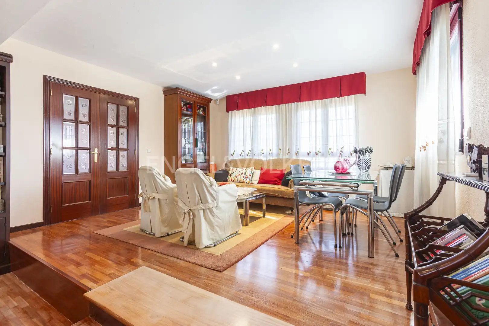 Sala de estar de Casa o chalet de alquiler en Pozuelo de Alarcón con Calefacción, Jardín privado y Parquet