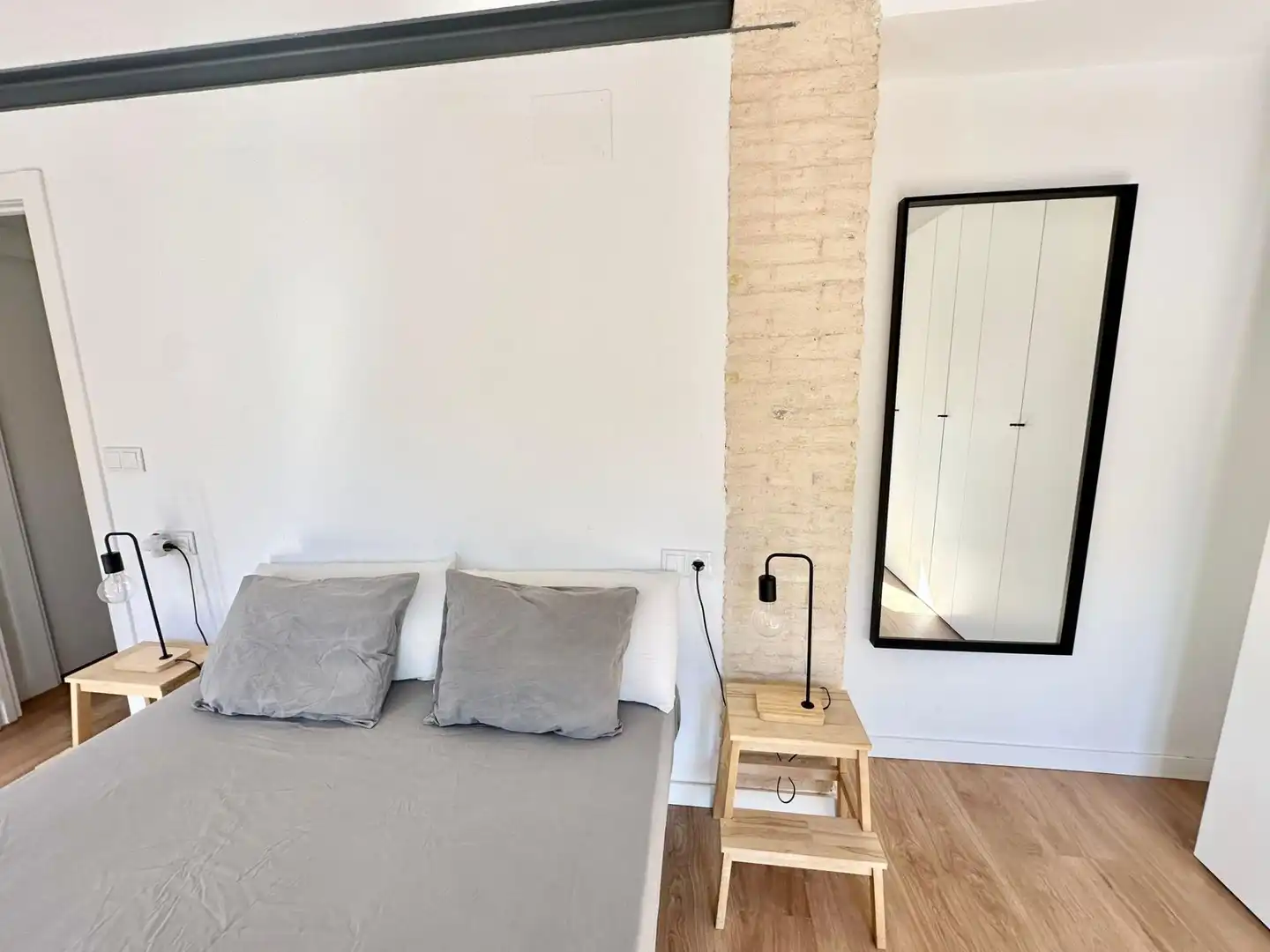 Schlafzimmer von Dachboden zur Miete in Valencia mit Klimaanlage, Heizung und Parkett