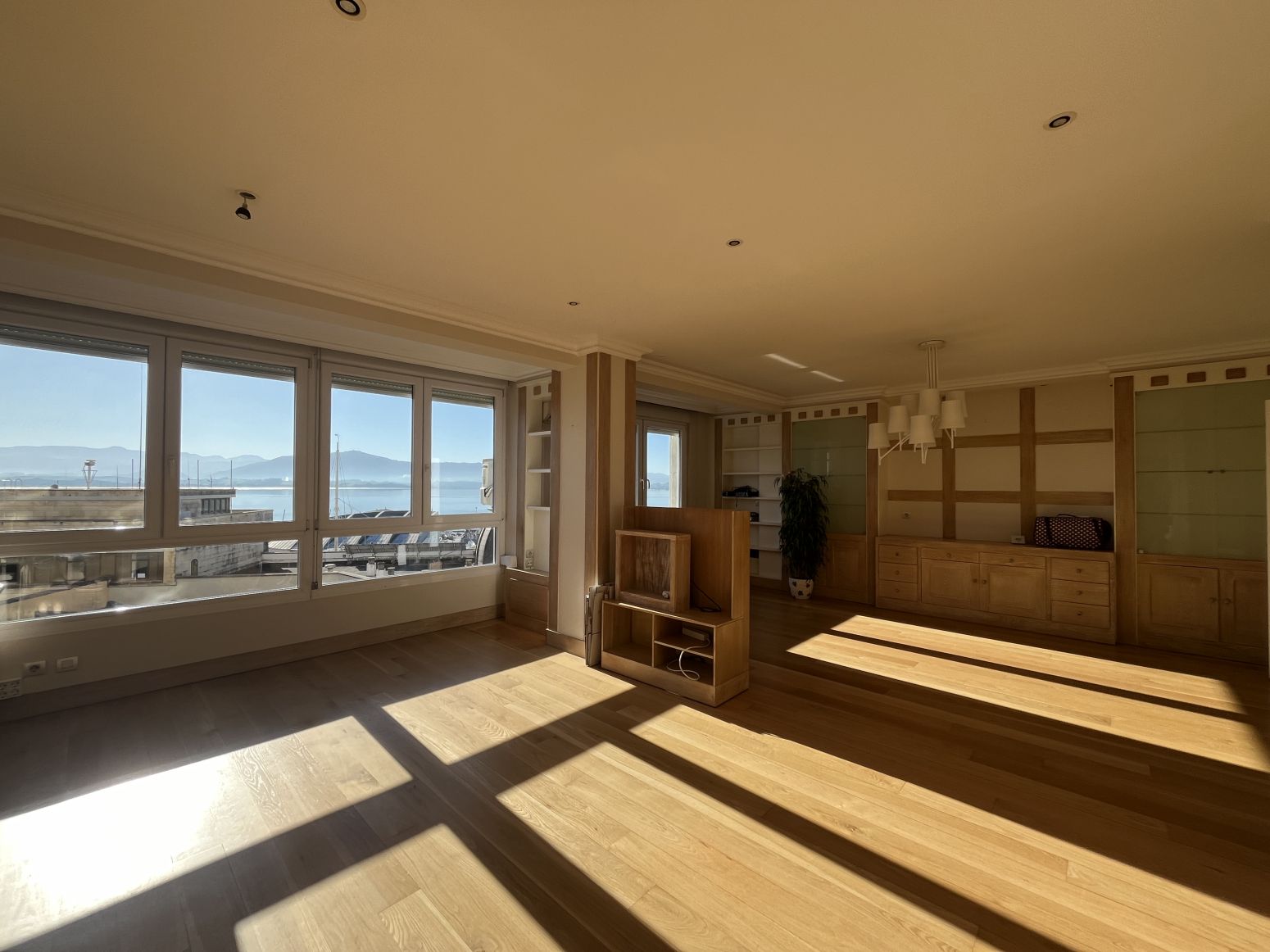 Living room of Flat for sale in Santander  with Heating and Parquet flooring