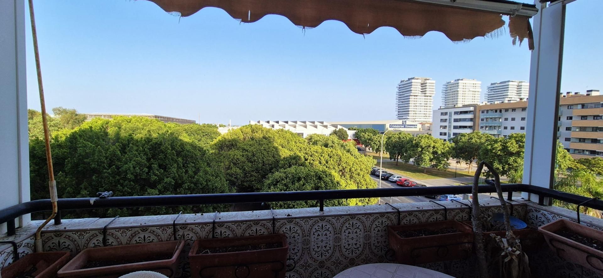 Exterior view of Flat for sale in Málaga Capital  with Air Conditioner, Private garden and Terrace