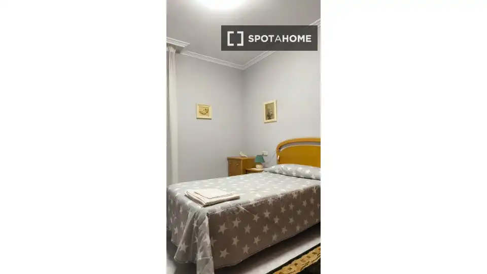 Schlafzimmer von Wohnungen zur untervermieten in O Grove   mit Klimaanlage, Terrasse und Möbliert