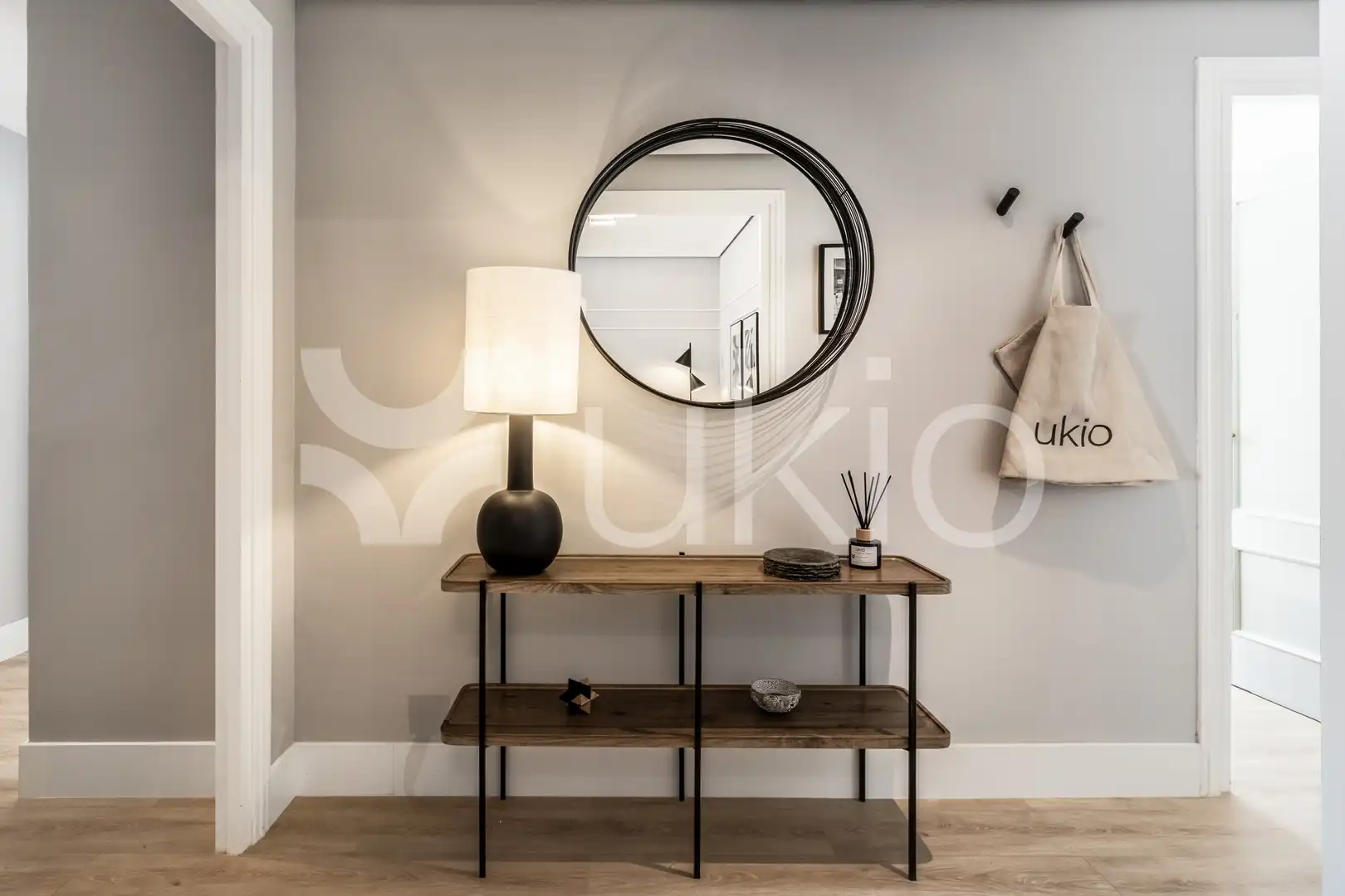 Dormitori de Apartament de lloguer en Madrid amb Aire condicionat, Calefacció i Moblat