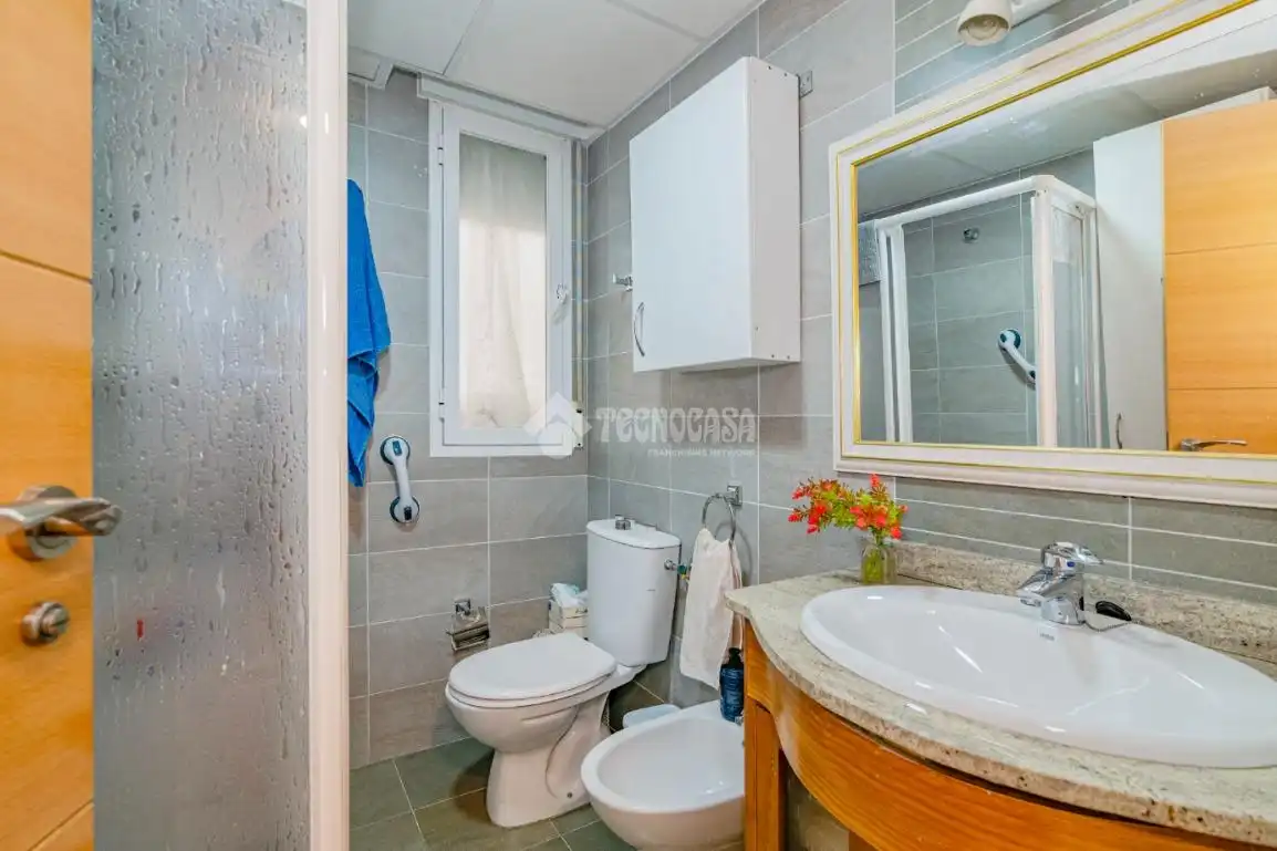 Bathroom of Flat for sale in Alhendín  with Air Conditioner and Furnished
