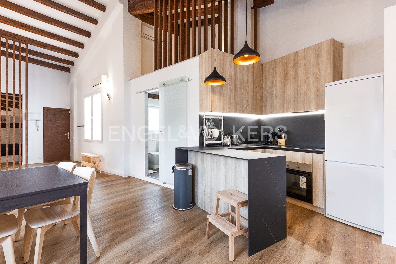 Cuina de Pis de lloguer en  Valencia Capital amb Calefacció i Moblat