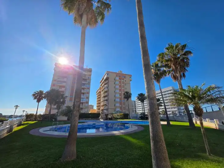 Vista exterior de Apartamento en venta en La Manga del Mar Menor con Terraza, Amueblado y Balcón