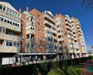 Exterior view of Flat to rent in León Capital   with Heating, Terrace and Storage room