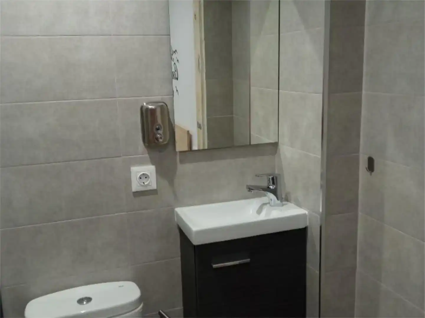 Bathroom of Flat for rent in Andújar  with Air Conditioner and Furnished