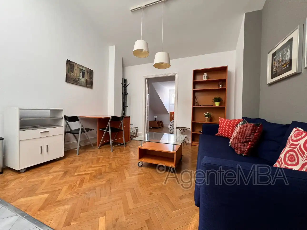 Living room of Flat for rent in Madrid  with Air Conditioner, Heating and Parquet flooring
