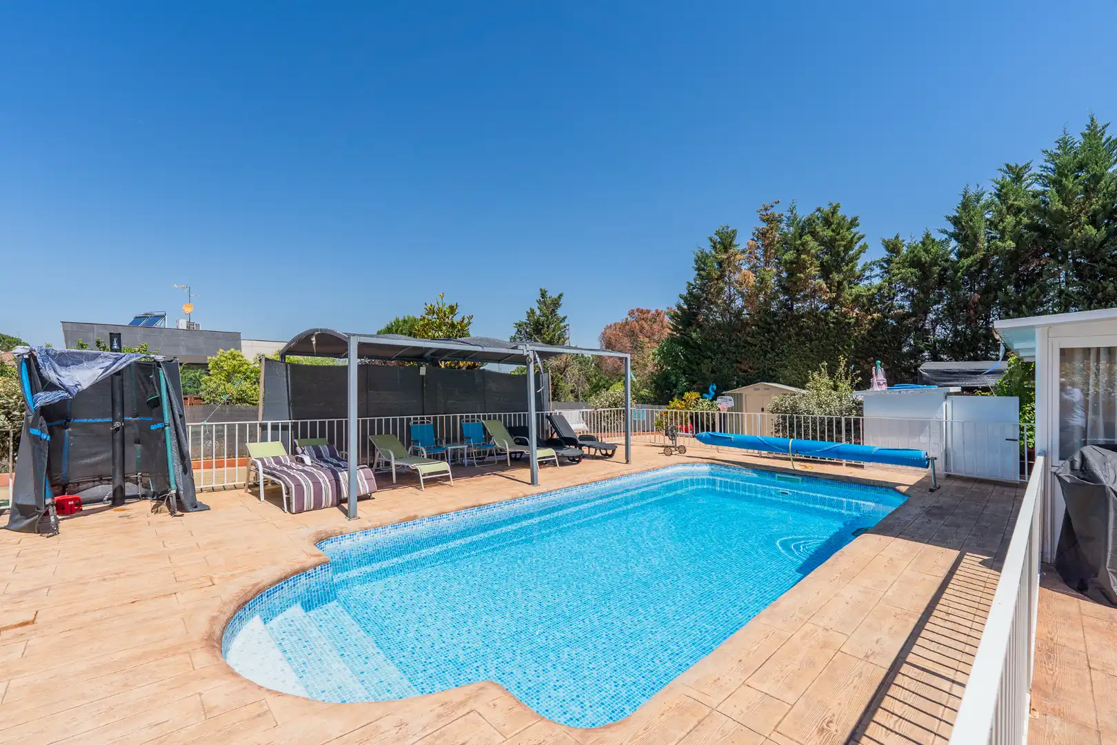 Swimming pool of Houses for sale in San Sebastián de los Reyes  with Air Conditioner, Heating and Private garden