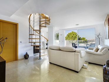 Ático con piscina en venta en Los Arqueros  - Puerto del Almendro