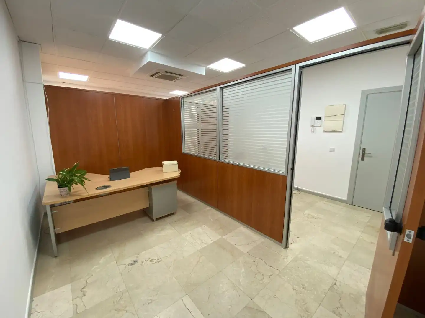 Office for rent in Fuenlabrada  with Air Conditioner and Heating