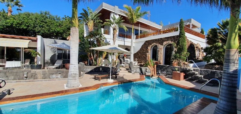 Vista exterior de Casa o xalet en venda en Yaiza amb Aire condicionat, Jardí privat i Terrassa