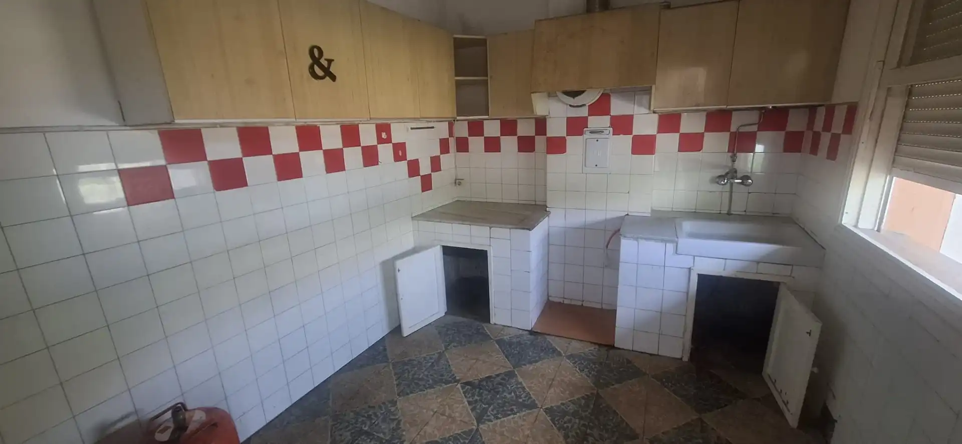 Cuina de Casa o xalet en venda en Vigo  amb Jardí privat i Terrassa