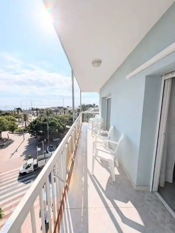 Appartement compact avec piscine à louer à NEPTUNO, imagen 2