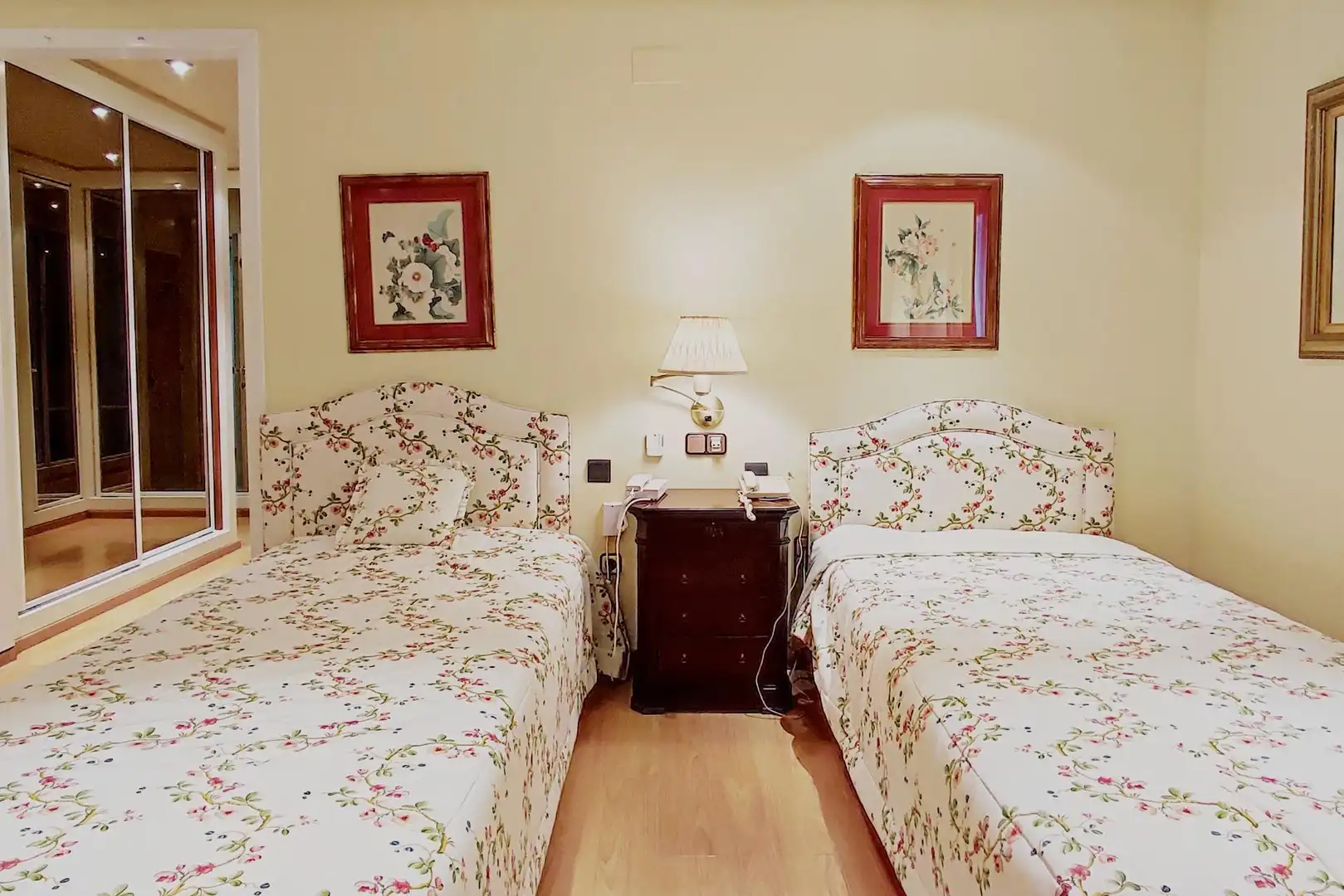 Bedroom of Houses for sale in L'Eliana  with Air Conditioner, Heating and Private garden