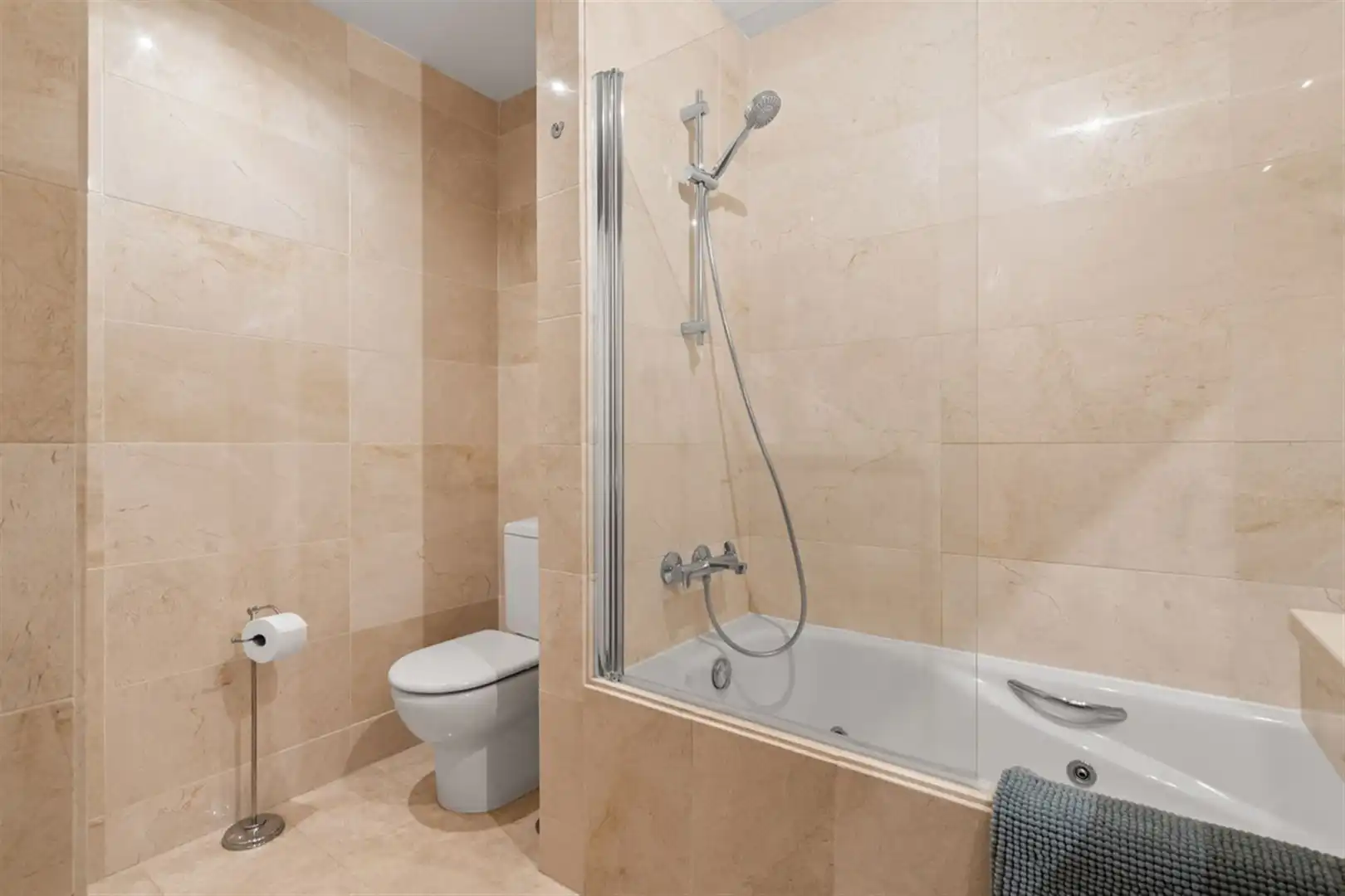 Bany de Apartament en venda en Estepona amb Aire condicionat i Terrassa
