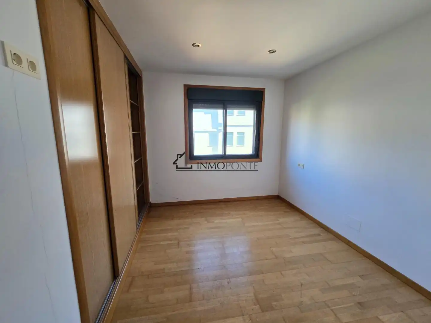 Habitación de Piso en venta en Marín con Calefacción y Balcón