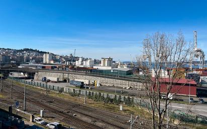 Außenansicht von Wohnung zum verkauf in Vigo  mit Heizung, Parkett und Abstellraum