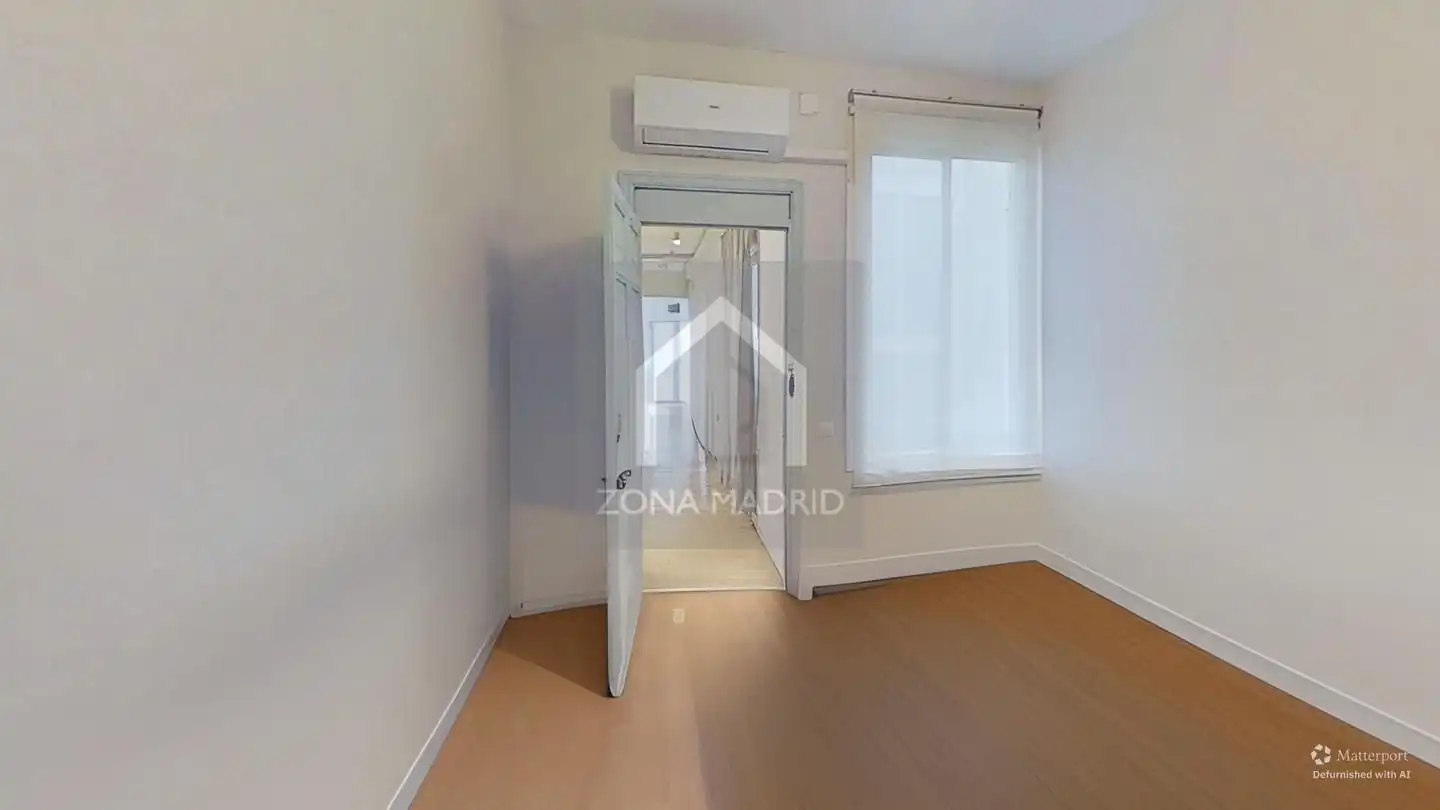 Habitación de Piso en venta en Madrid con Trastero