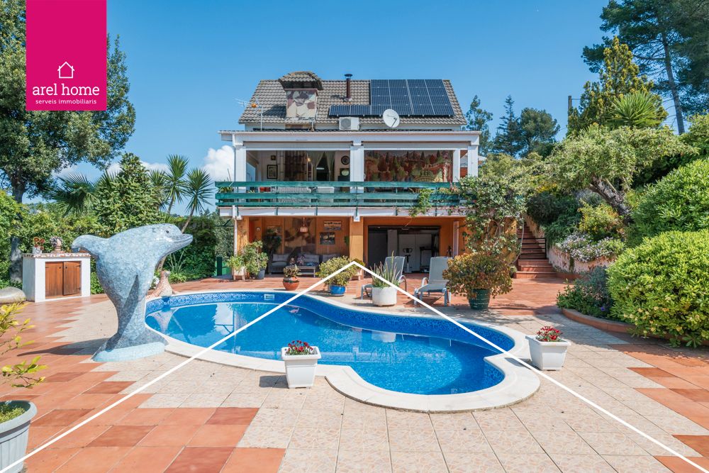 Swimming pool of House or chalet for sale in Cervelló  with Air Conditioner, Private garden and Swimming Pool