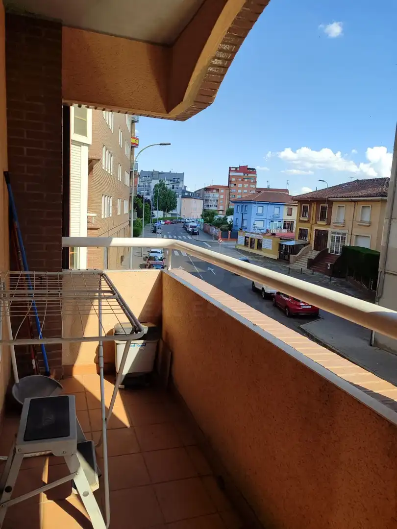 Terrassa de Pis en venda en León Capital  amb Calefacció i Terrassa