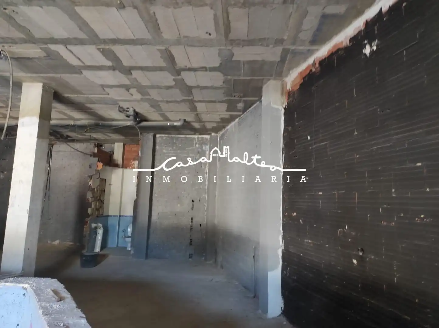 Local comercial en venta en Pueblo - Urbanizaciones