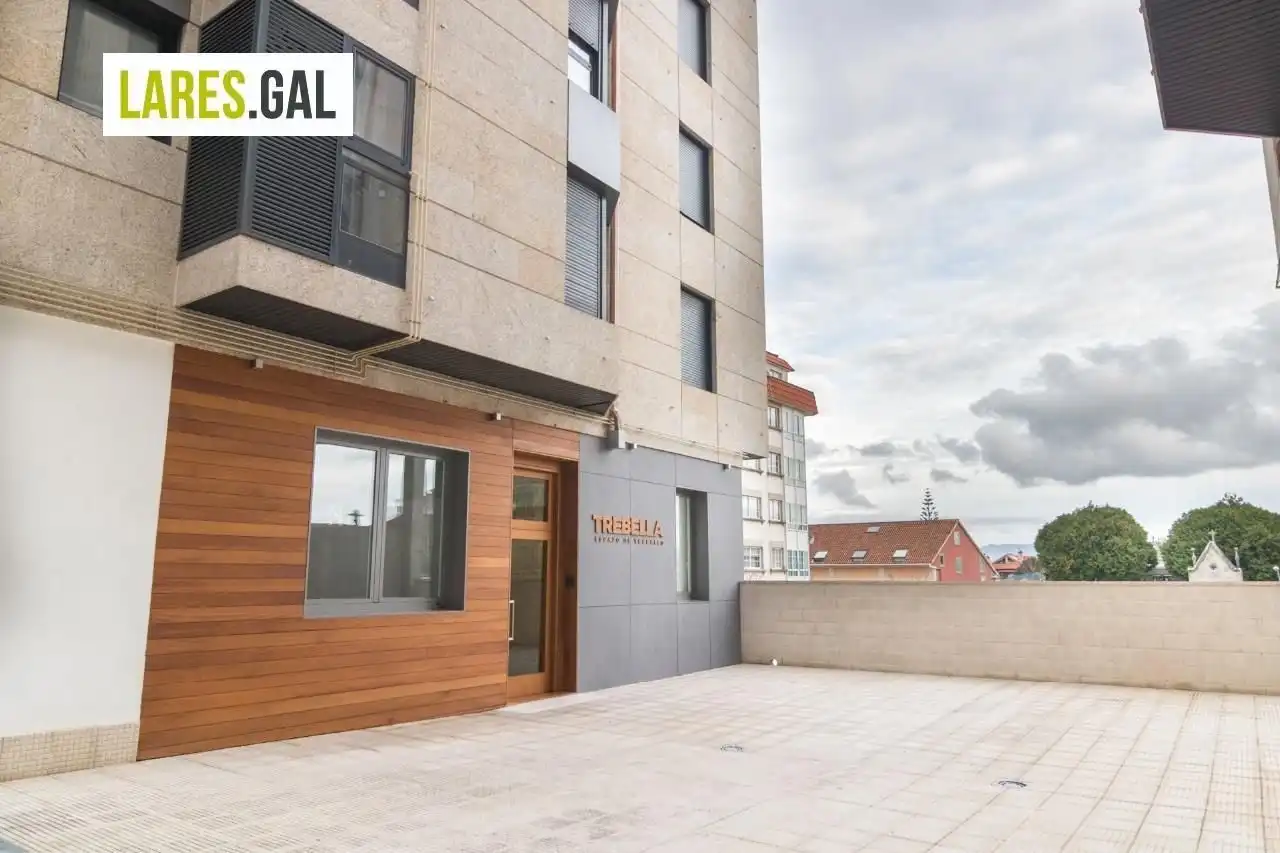 Terrace of Office for rent in Cangas   with Air Conditioner and Heating
