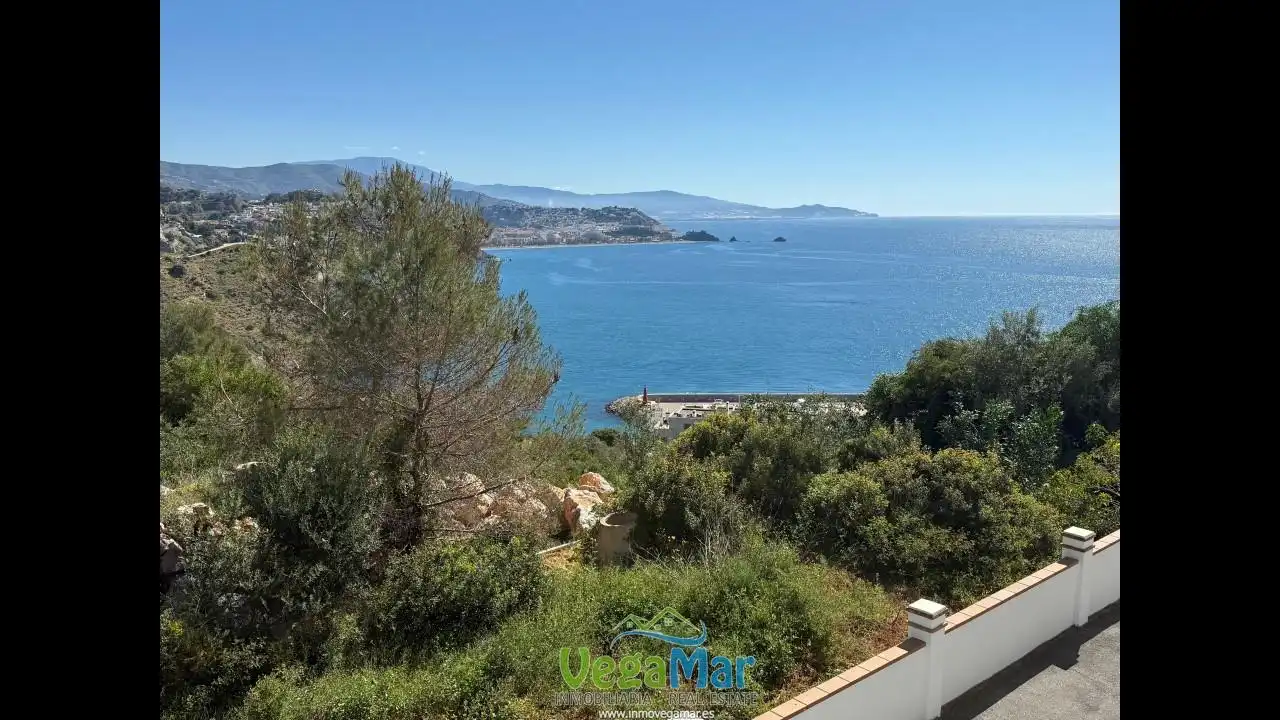 Vista exterior de Dúplex en venta en Almuñécar