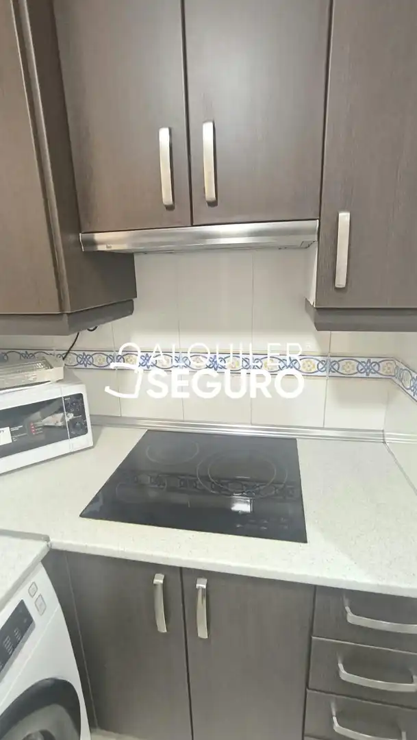Cocina de Piso de alquiler en Dos Hermanas con Aire acondicionado, Piscina y Amueblado
