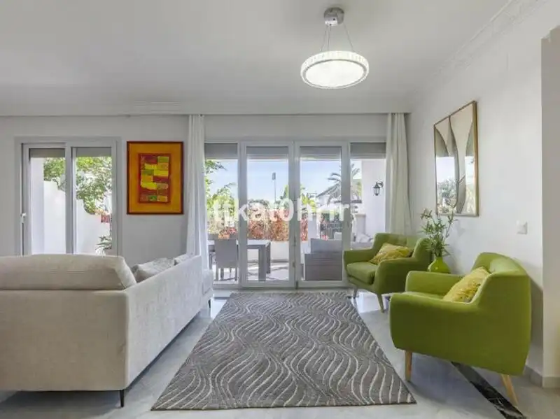 Sala d'estar de Planta baixa de lloguer en Marbella amb Aire condicionat, Calefacció i Terrassa