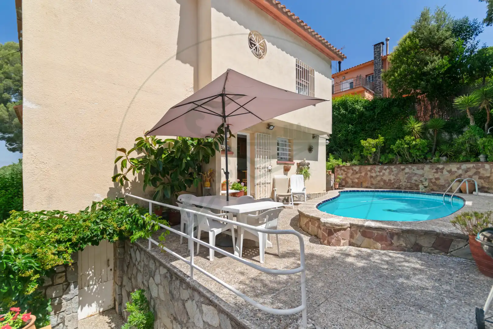 Exterior view of Houses for sale in Sant Cugat del Vallès  with Heating, Private garden and Parquet flooring