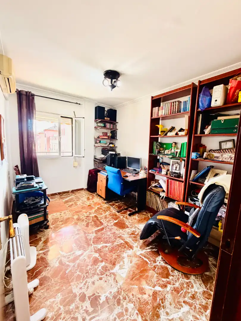 Bedroom of Flat for sale in Sevilla  with Air Conditioner and Terrace