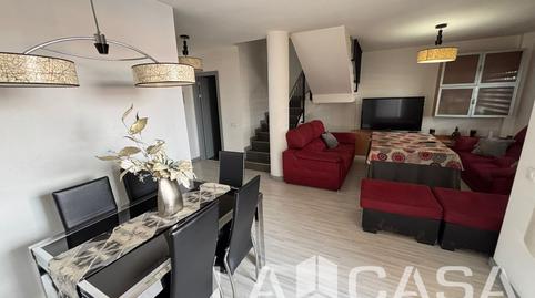 Foto 2 de Casa adosada en venda a Avenida de Europa, Montequinto