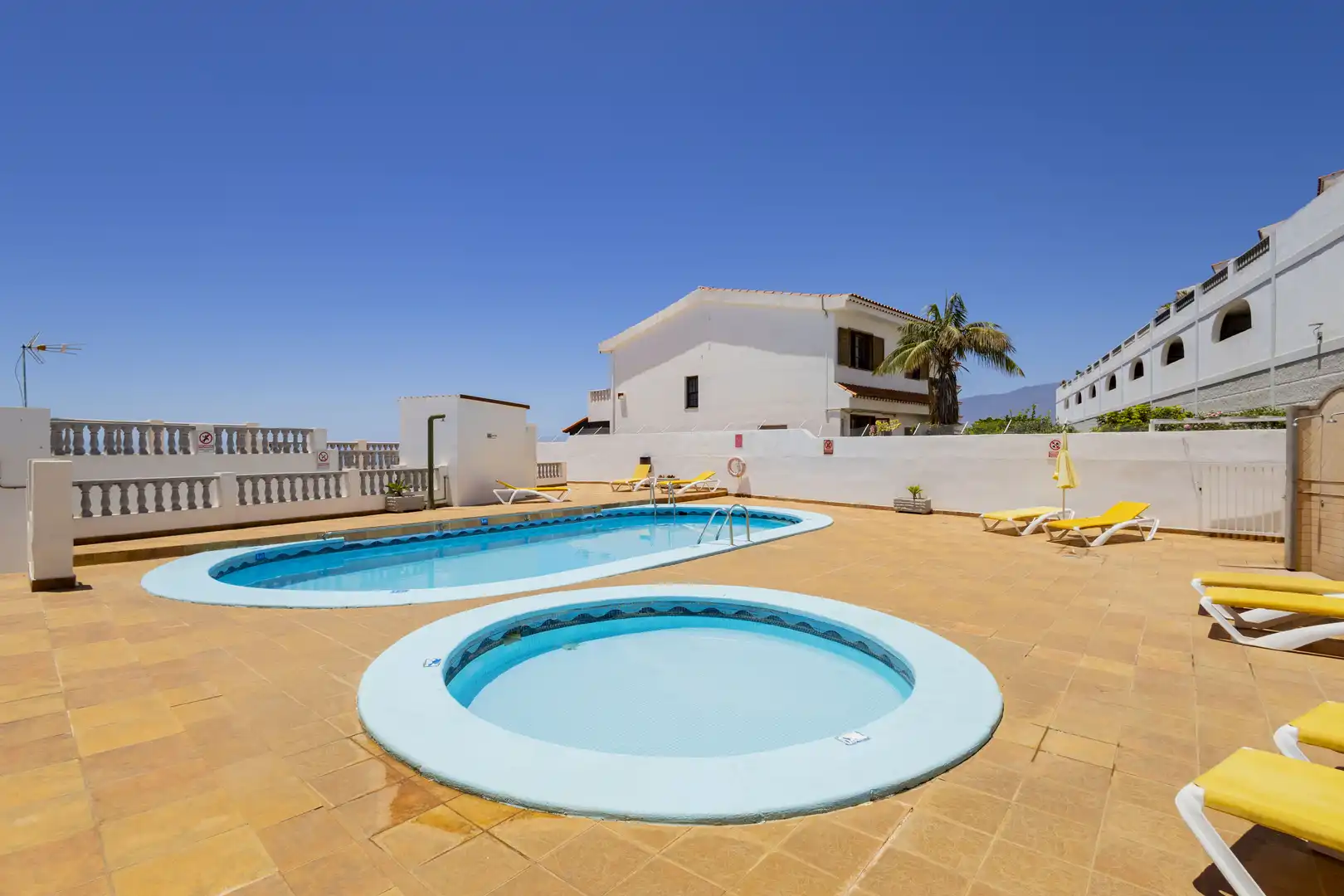 Piscina de Casa adosada en venta en El Rosario con Aire acondicionado, Jardín privado y Terraza
