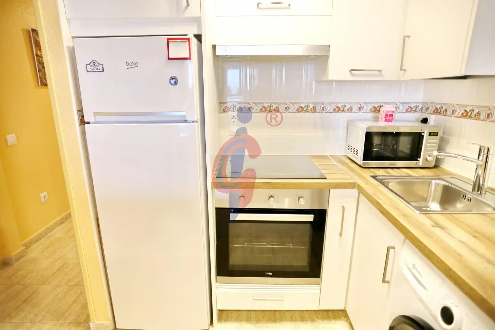 Kitchen of Flat for sale in Guardamar del Segura  with Terrace, Furnished and Community pool