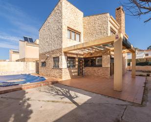 Vista exterior de Casa o xalet en venda en Dúrcal amb Calefacció, Jardí privat i Piscina