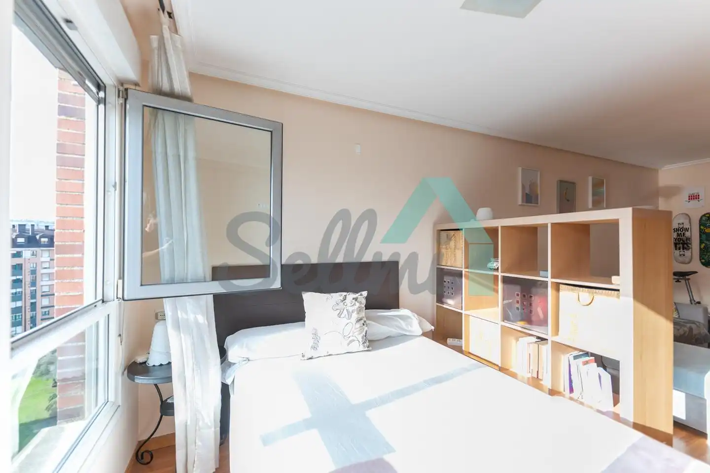 Estudio de alquiler en Avenida de Bruselas, HUCA - La Cadellada
