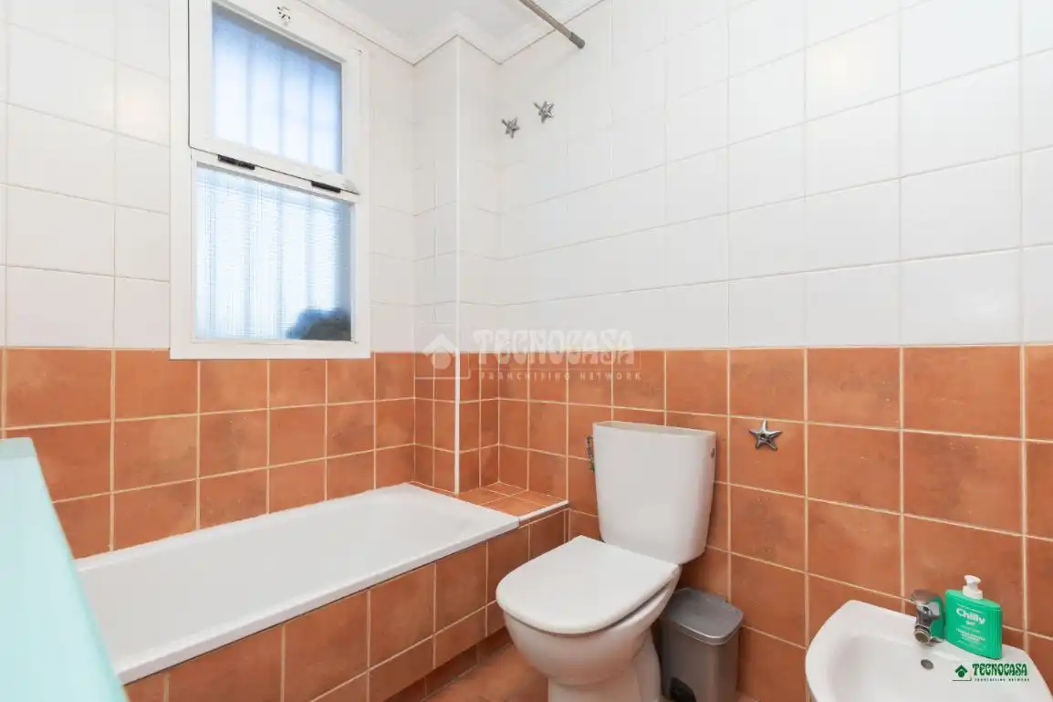 Baño de Piso en venta en Almería con Aire acondicionado