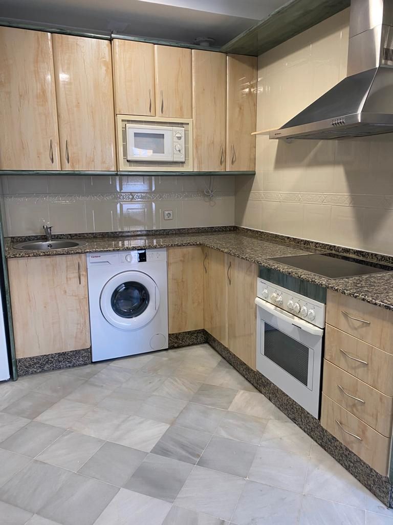 Cuina de Pis de lloguer en Chiclana de la Frontera amb Moblat