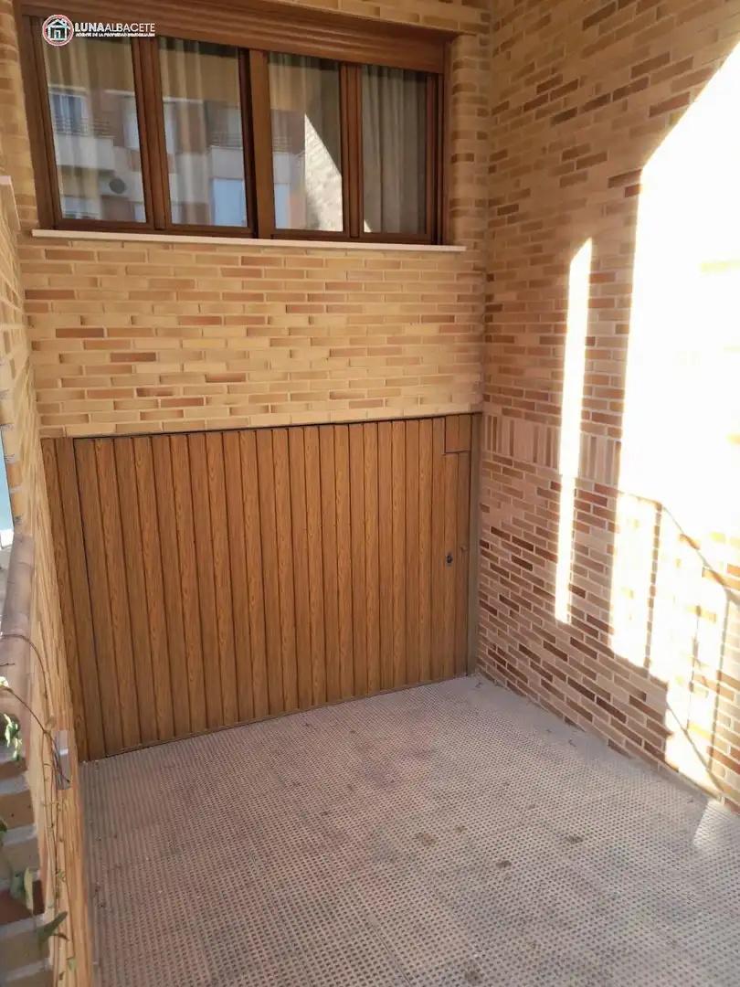 Houses for sale in Ensanche - Franciscanos