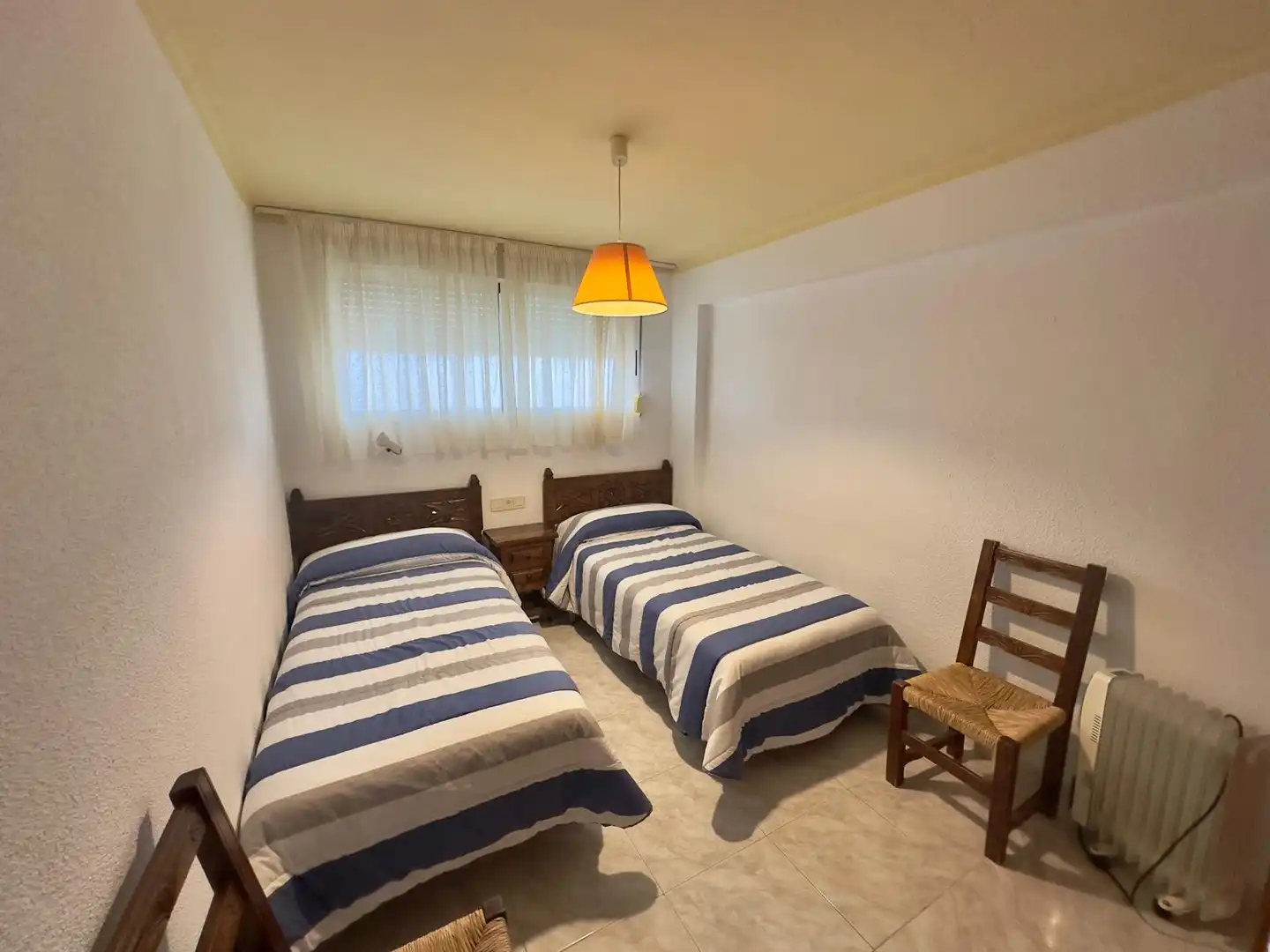 Dormitori de Apartament en venda en Benidorm amb Aire condicionat, Terrassa i Moblat