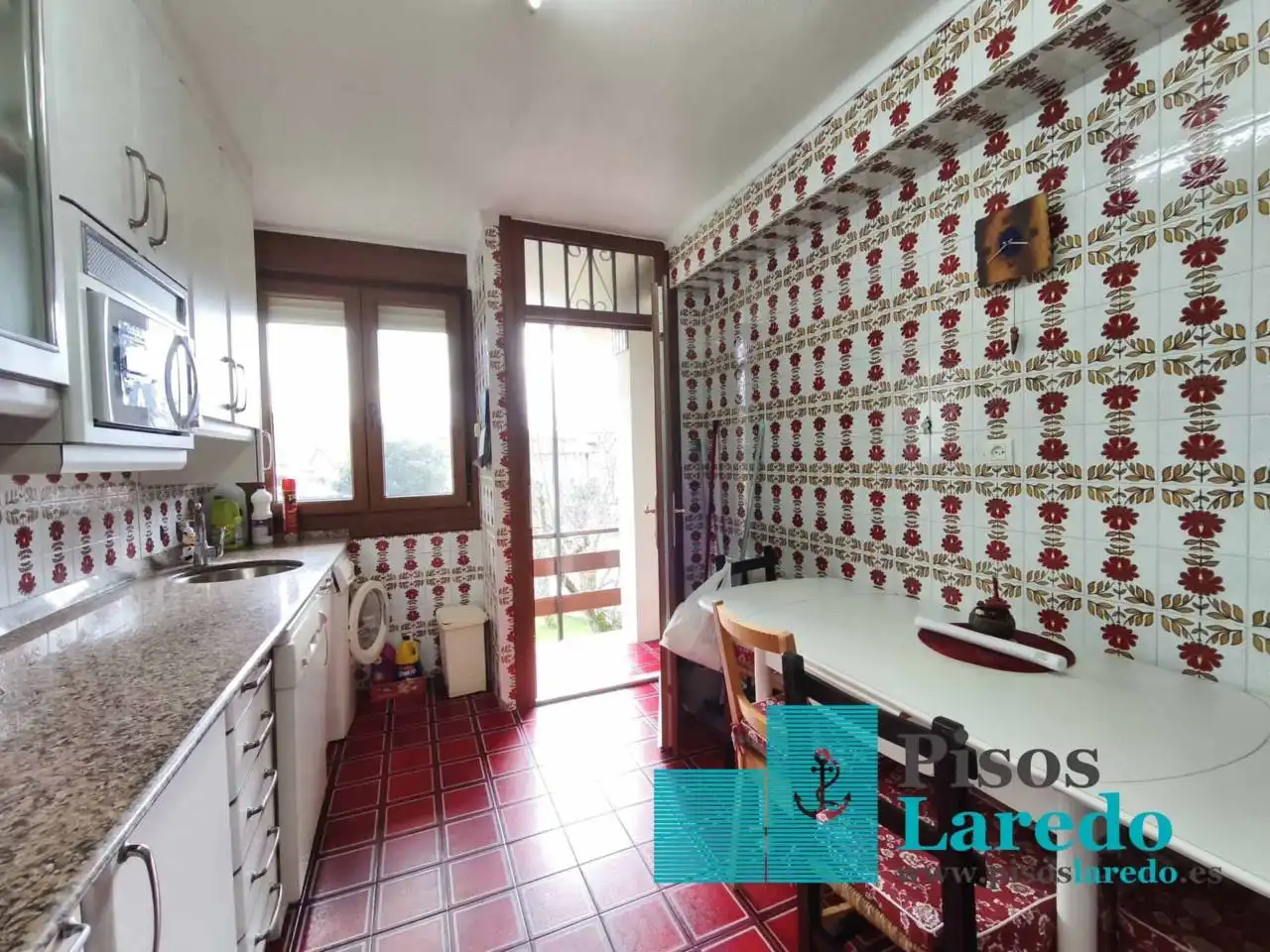 Casa o xalet en venda a Calle Mies, Ampuero
