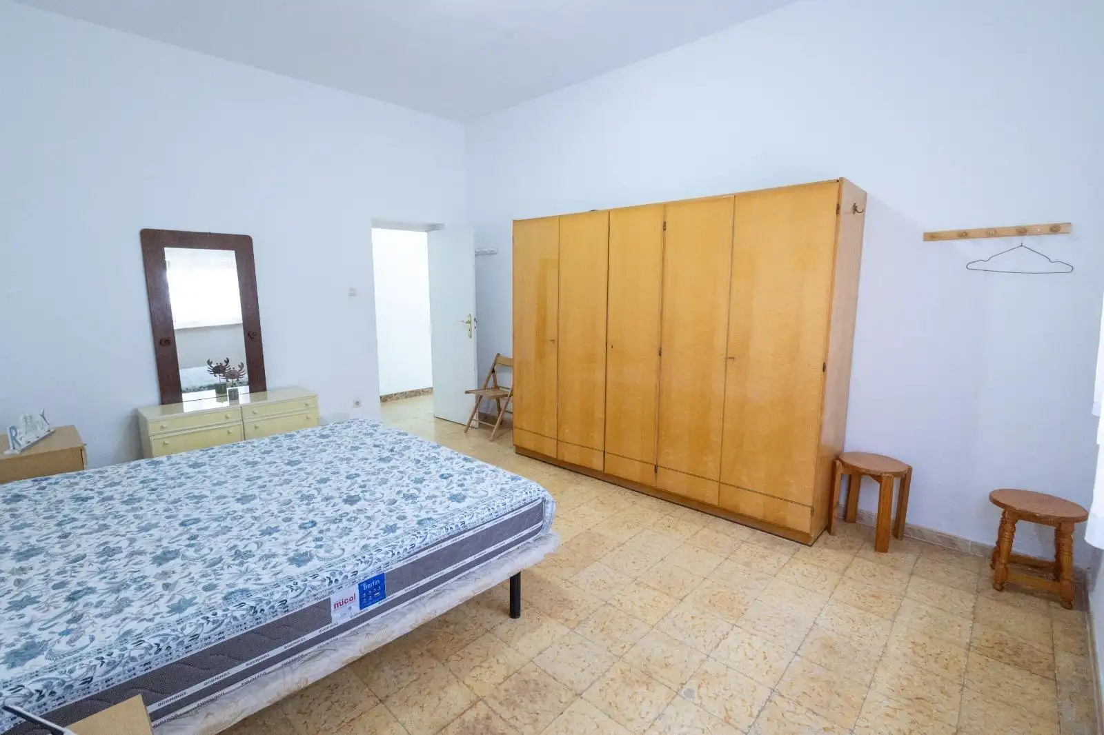 Dormitori de Casa o xalet en venda en Chipiona amb Jardí privat, Terrassa i Traster