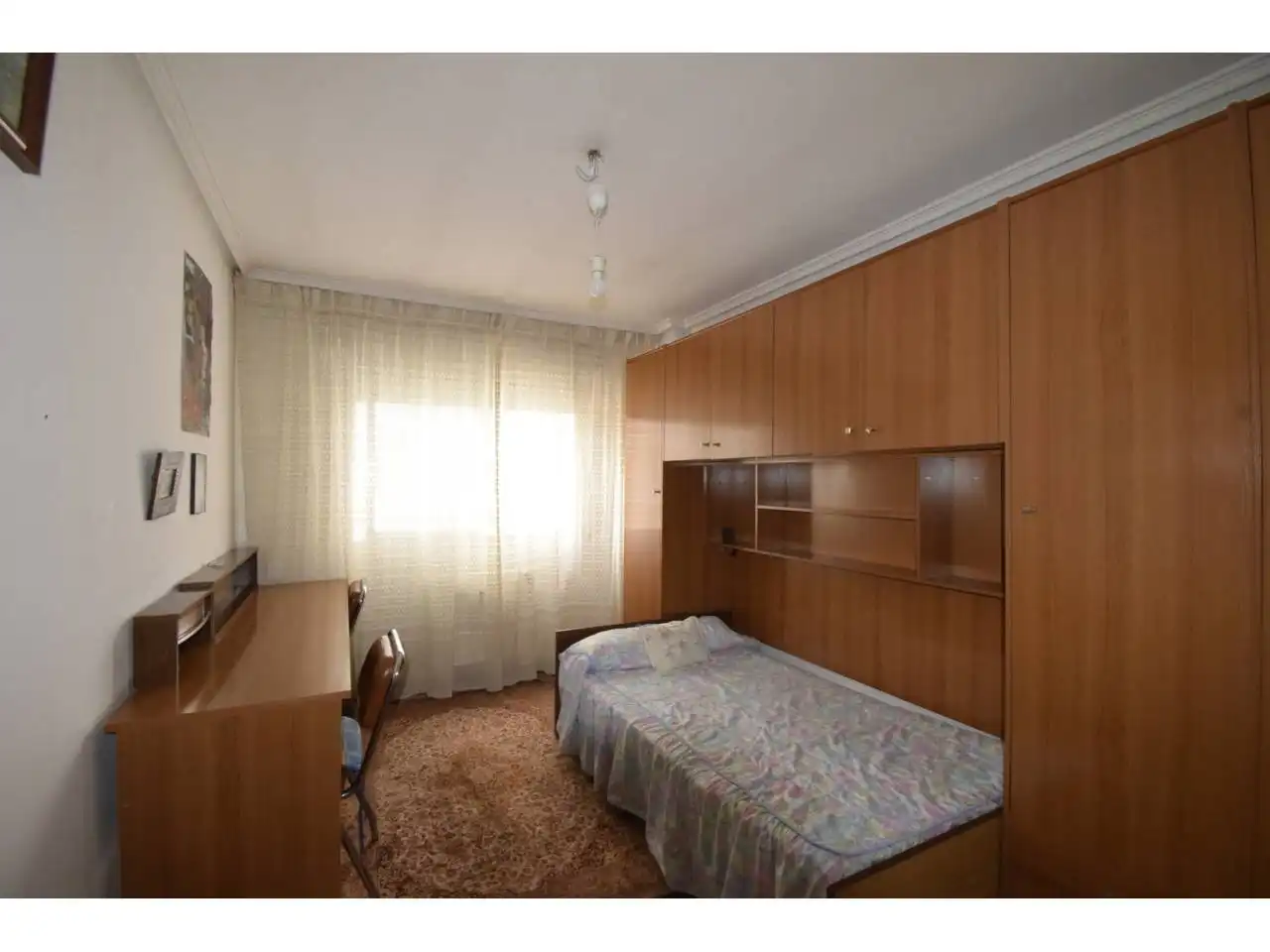 Habitación de Piso de alquiler en León Capital  con Calefacción, Terraza y Trastero