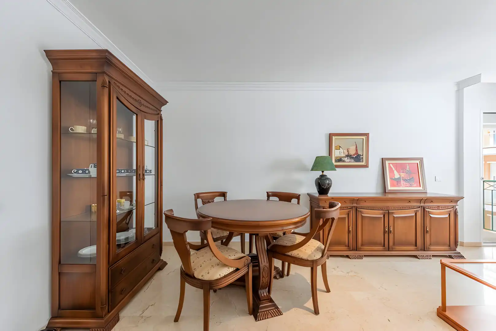 Menjador de Apartament en venda en Estepona amb Aire condicionat, Terrassa i Balcó