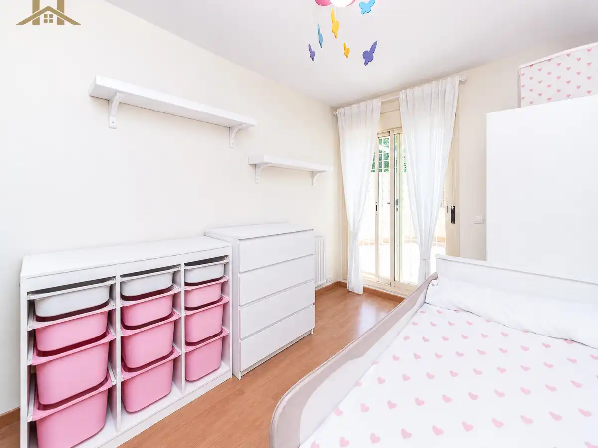 Habitación de Planta baja en venta en Arroyomolinos (Madrid) con Aire acondicionado, Calefacción y Jardín privado