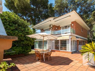 Casa amb balcó en venda a Montmar